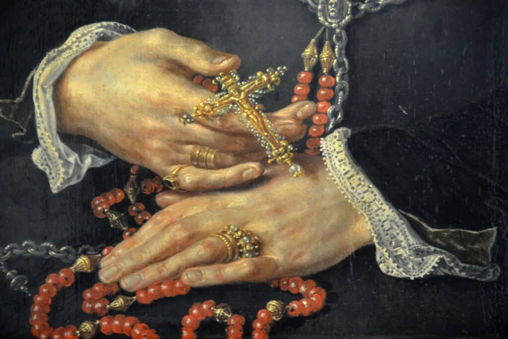 Gold religious jewellery