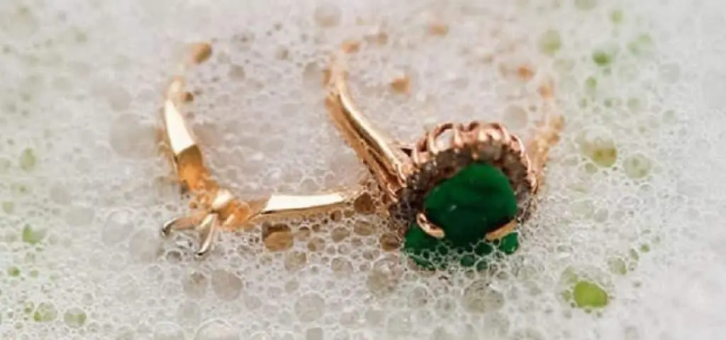 Emerald cluster ring cleaning