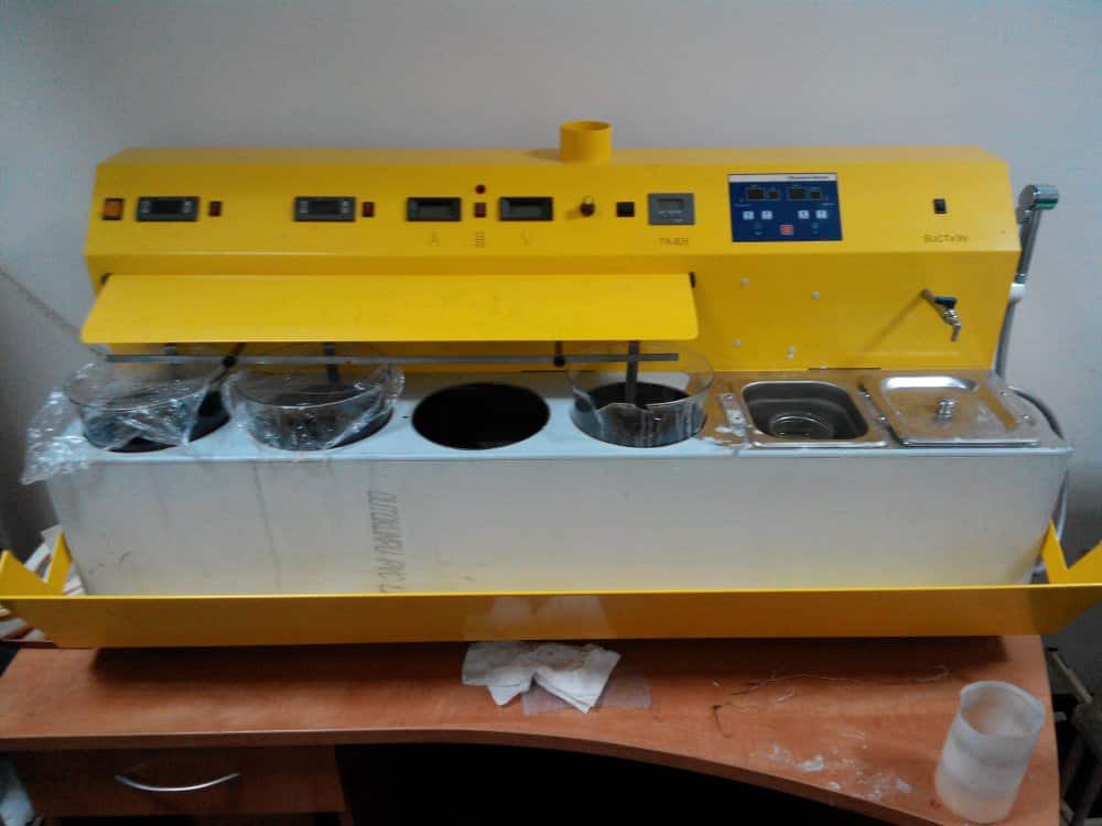 Plating machine for gold plating and process