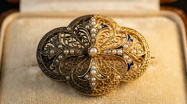 Antique and vintage jewellery restoration service London